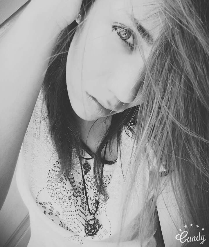Ingrid Mederios | V0DKaA